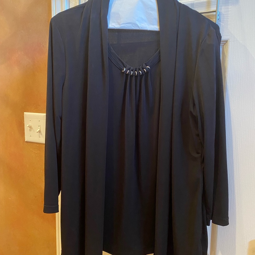 Women’s Black light weight dress shirt